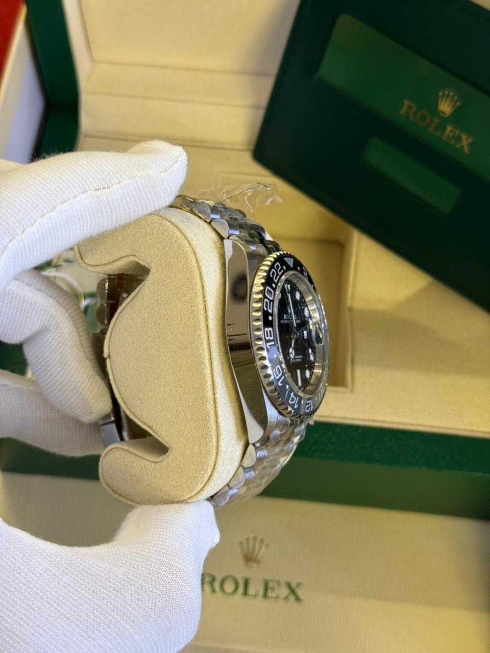 Rolex Oyster Perpetual Date ( Suisse )