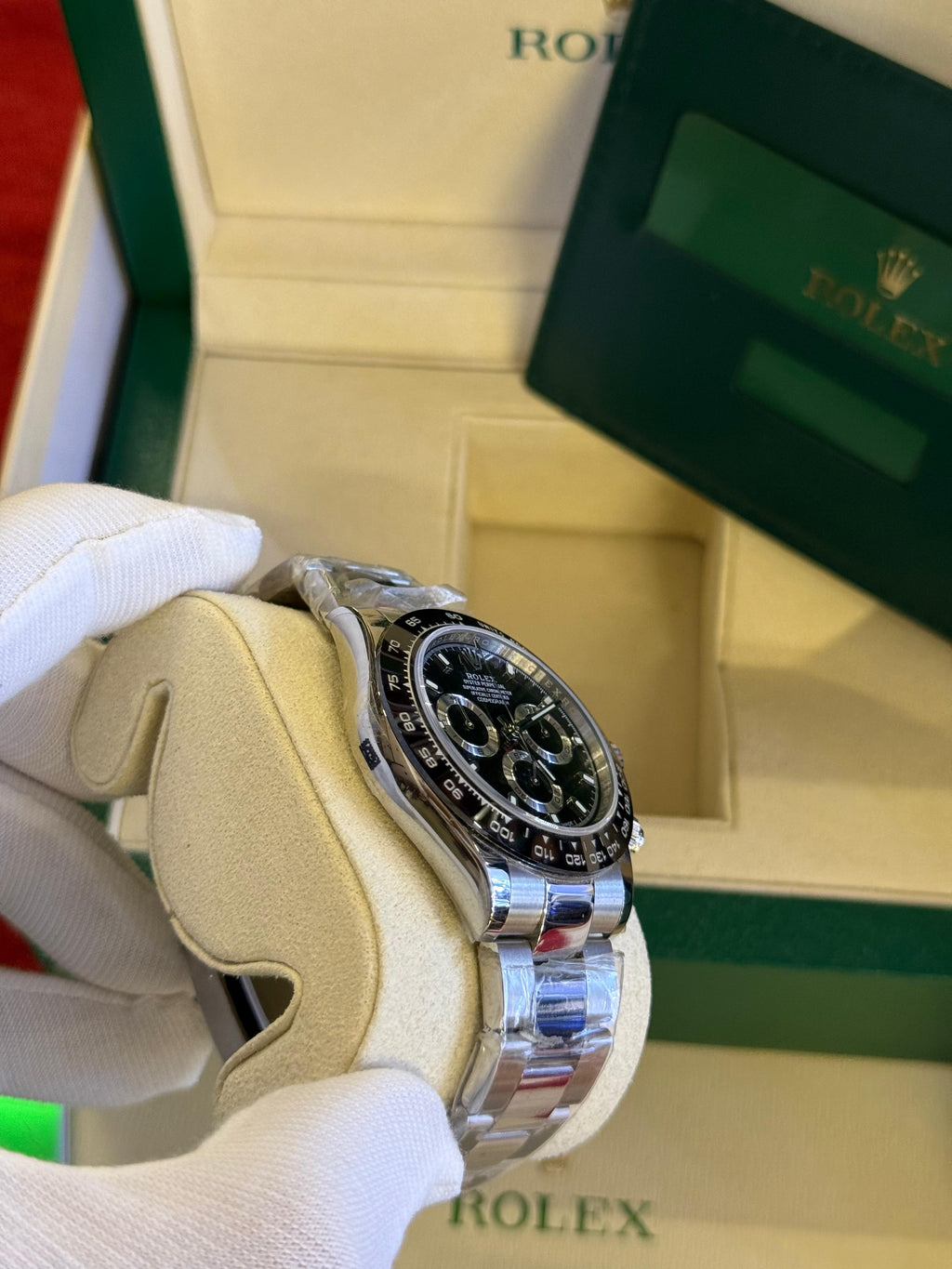 Rolex Oyster Perpetual Superlative Chronometer Officially Certified Cosmograph ( Suisse )