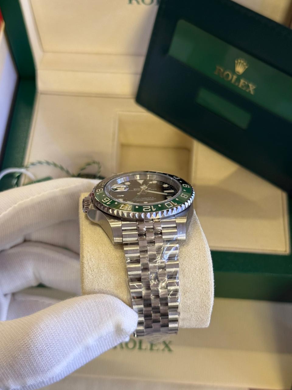 Rolex Oyster Perpetual Date ( Suisse )