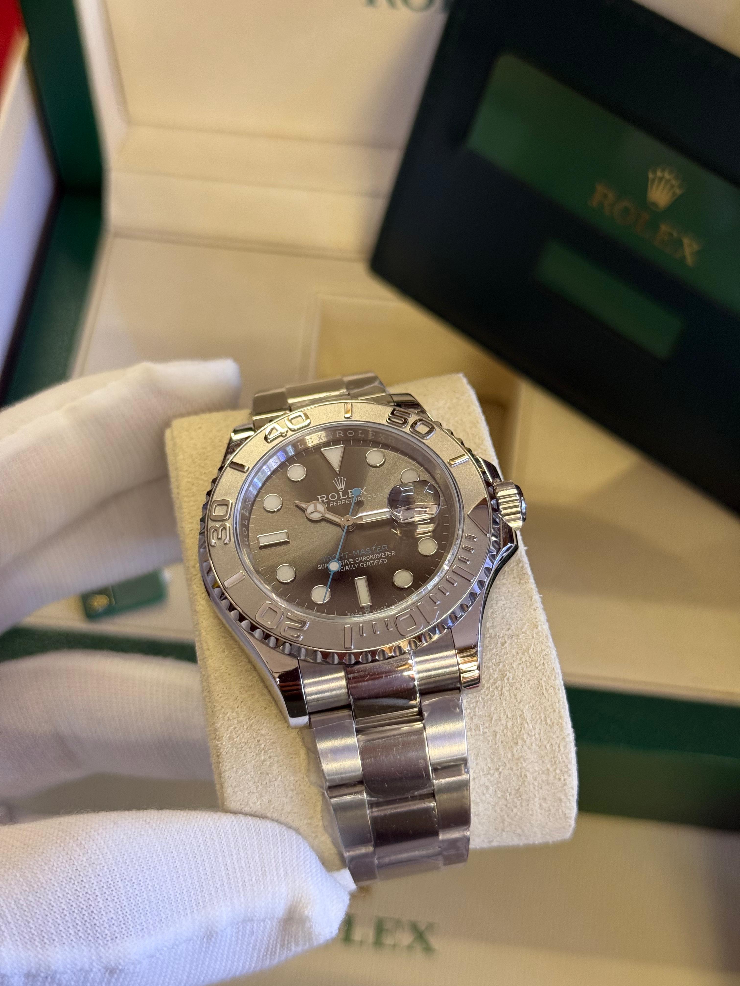 Rolex Oyster Perpetual Date ( suisse )