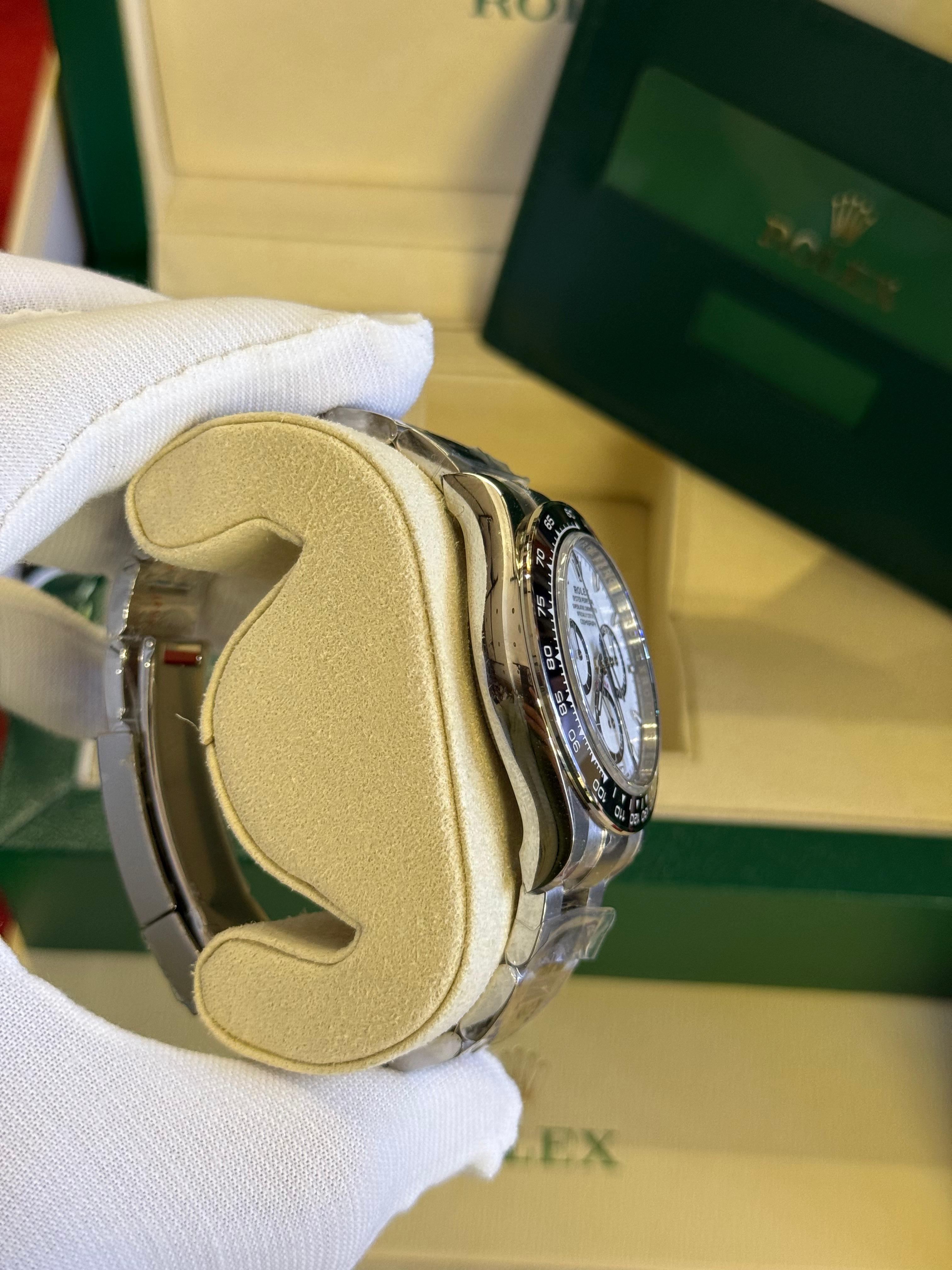 Rolex Oyster Perpetual Superlative Chronometer Officially Certified Cosmograph ( Suisse )