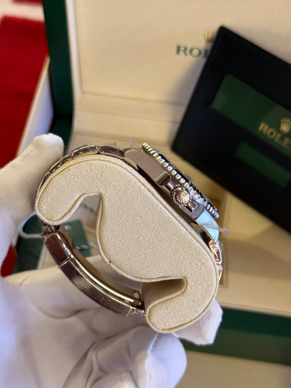 Rolex Oyster Perpetual Date ( Suisse )